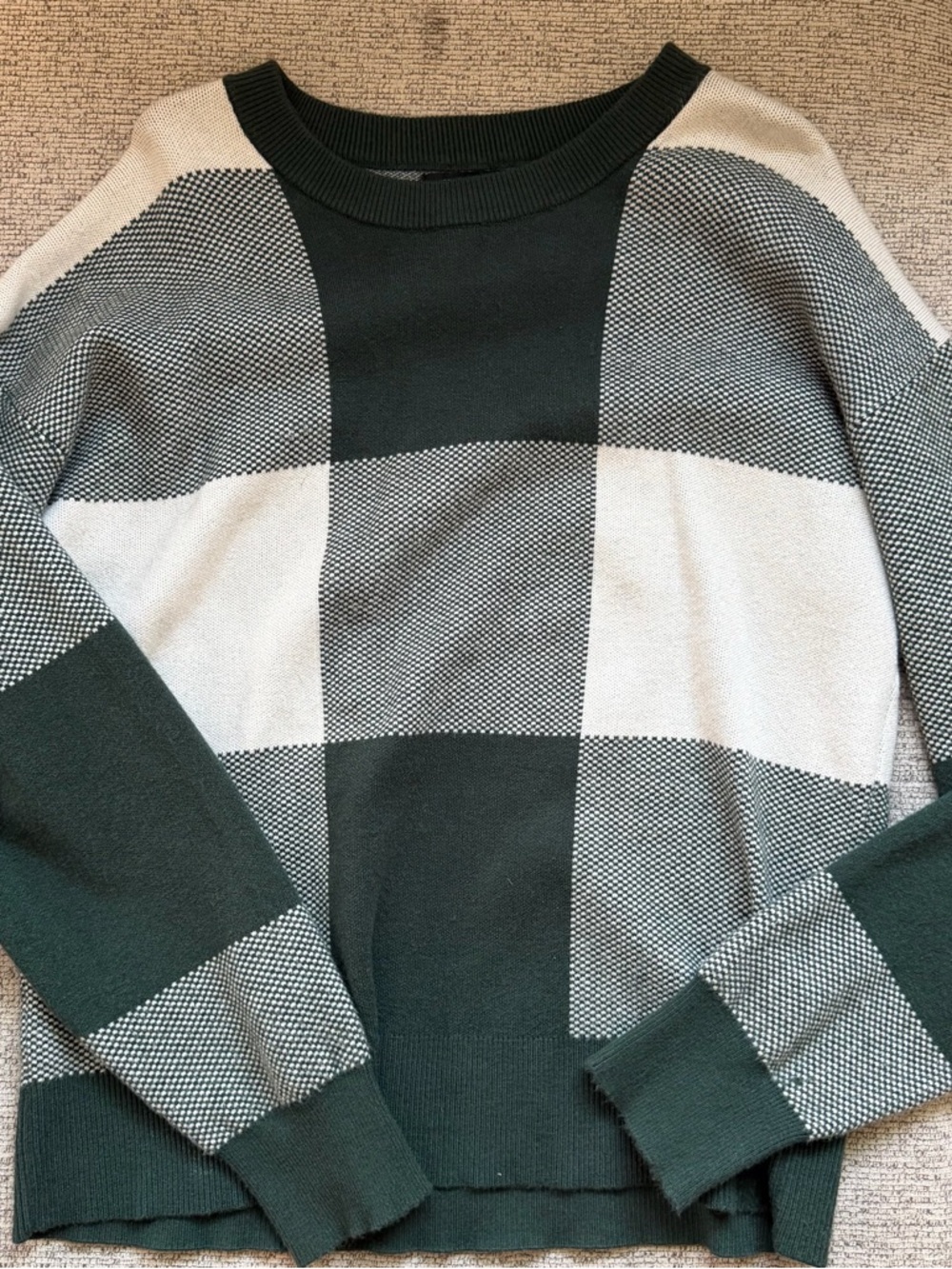 Women’s tahari Dark Green and Cream Check Knit Sweater size large